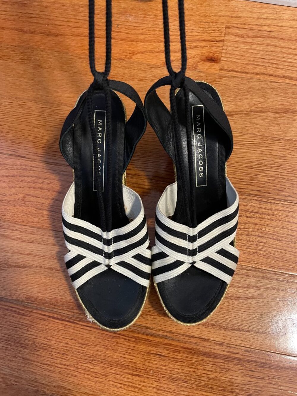 Marc Jacobs Dani Striped Canvas Wedge Espadrille Sandals Gold Heel Size 38‎